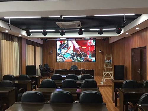 株洲教育局會(huì)議室P2.5全彩屏